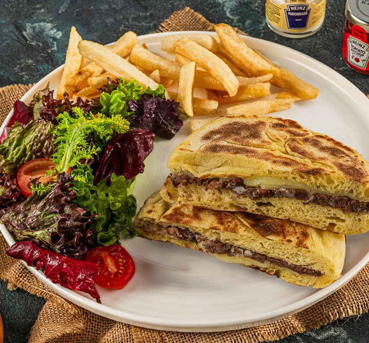 Kavurmalı Kaşarlı Bazlama