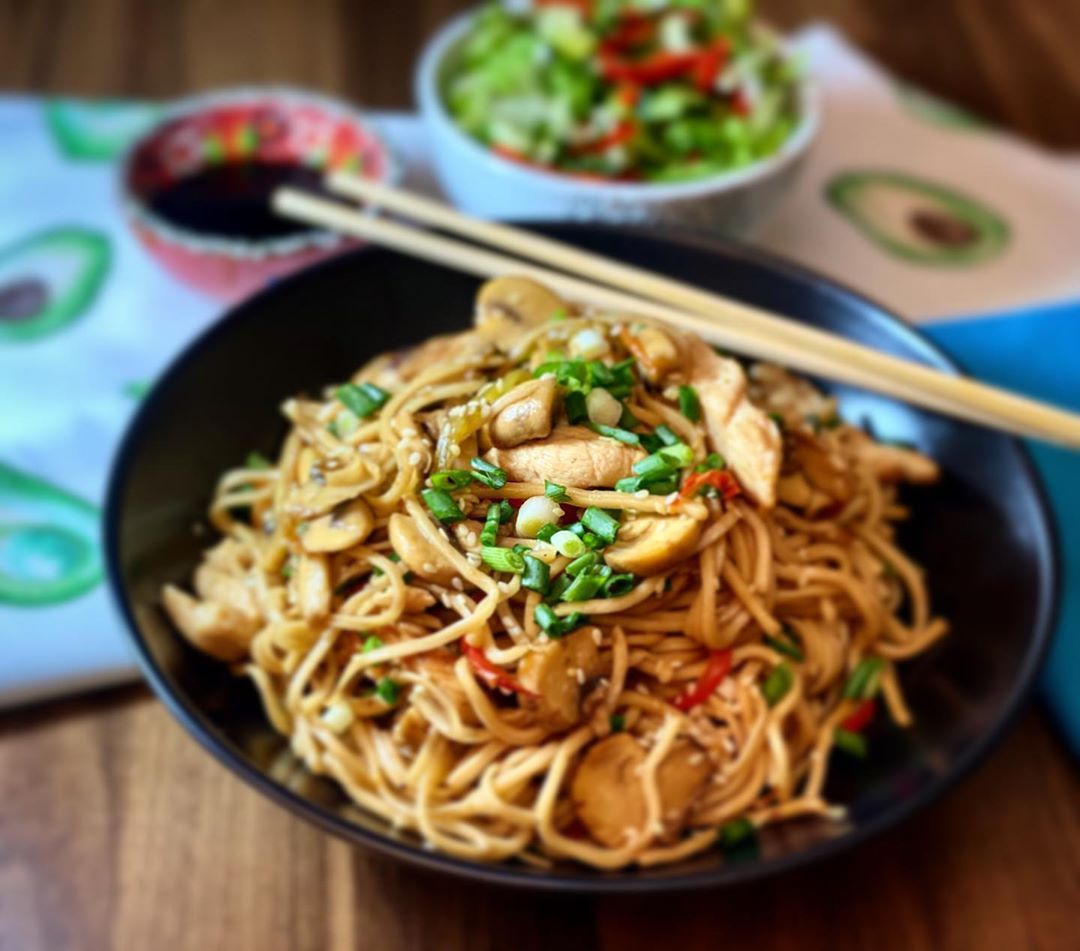 Tavuklu Sebzeli Noodle